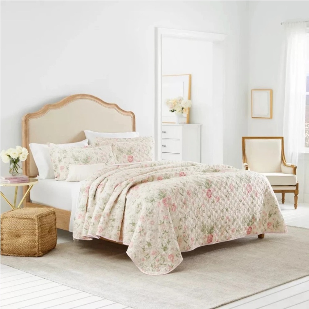 Breezy Floral Pink Quilt Set - Laura Ashley Size Full/Queen